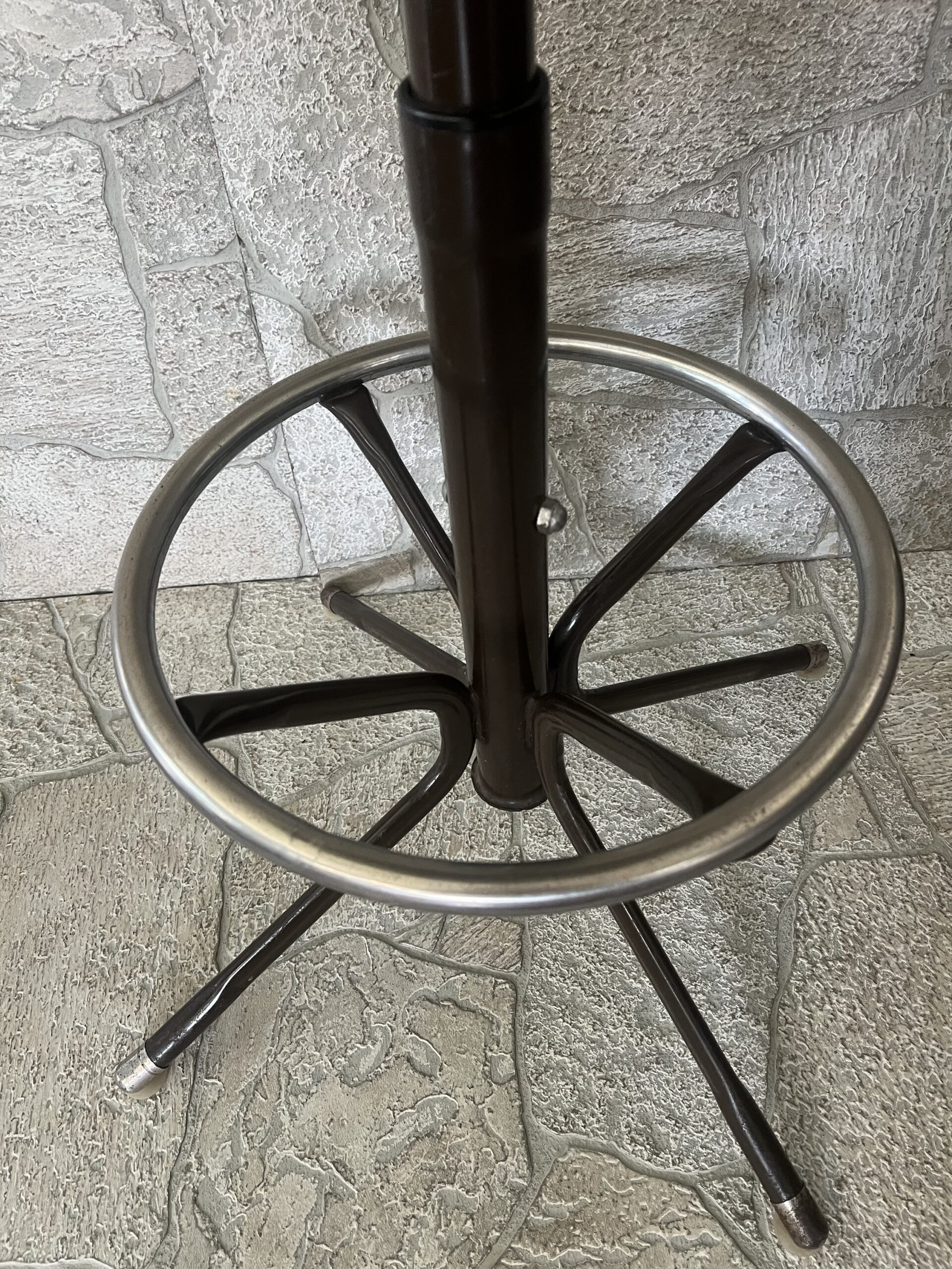 4 Vintage Rattan and Metal Barstools / Tiki Room Swivel Barstools Set of 4 - Image 11