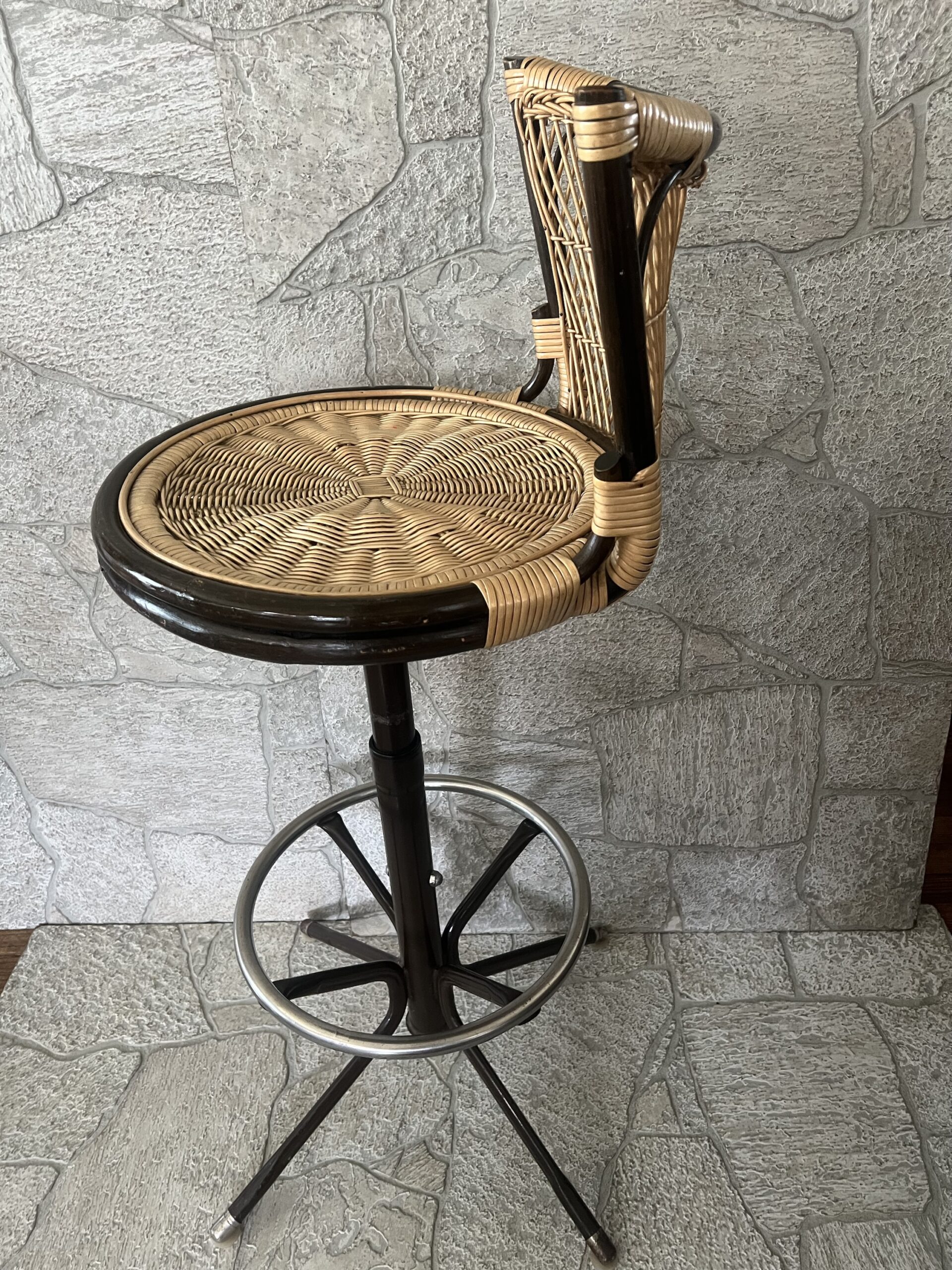 4 Vintage Rattan and Metal Barstools / Tiki Room Swivel Barstools Set of 4 - Image 8